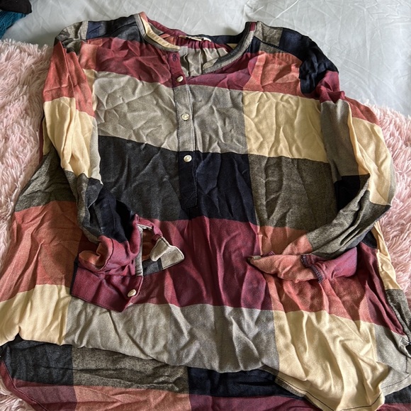 Button up - Picture 2 of 2